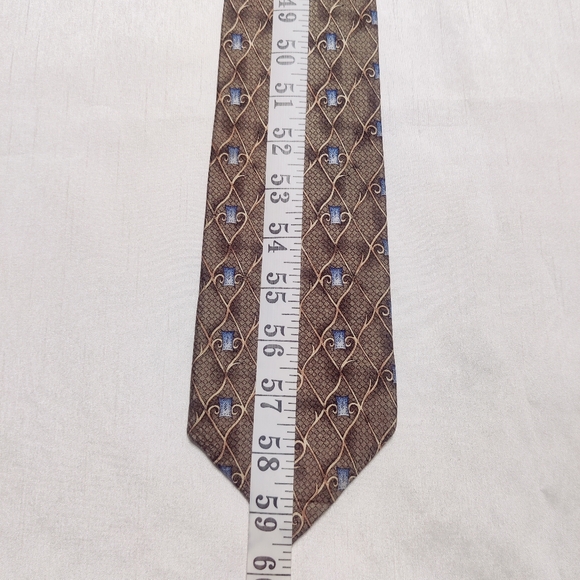 VTG Christian Dior Tie 100% Silk Gold Blue Pattern Made in Canada - Picture 9 of 10